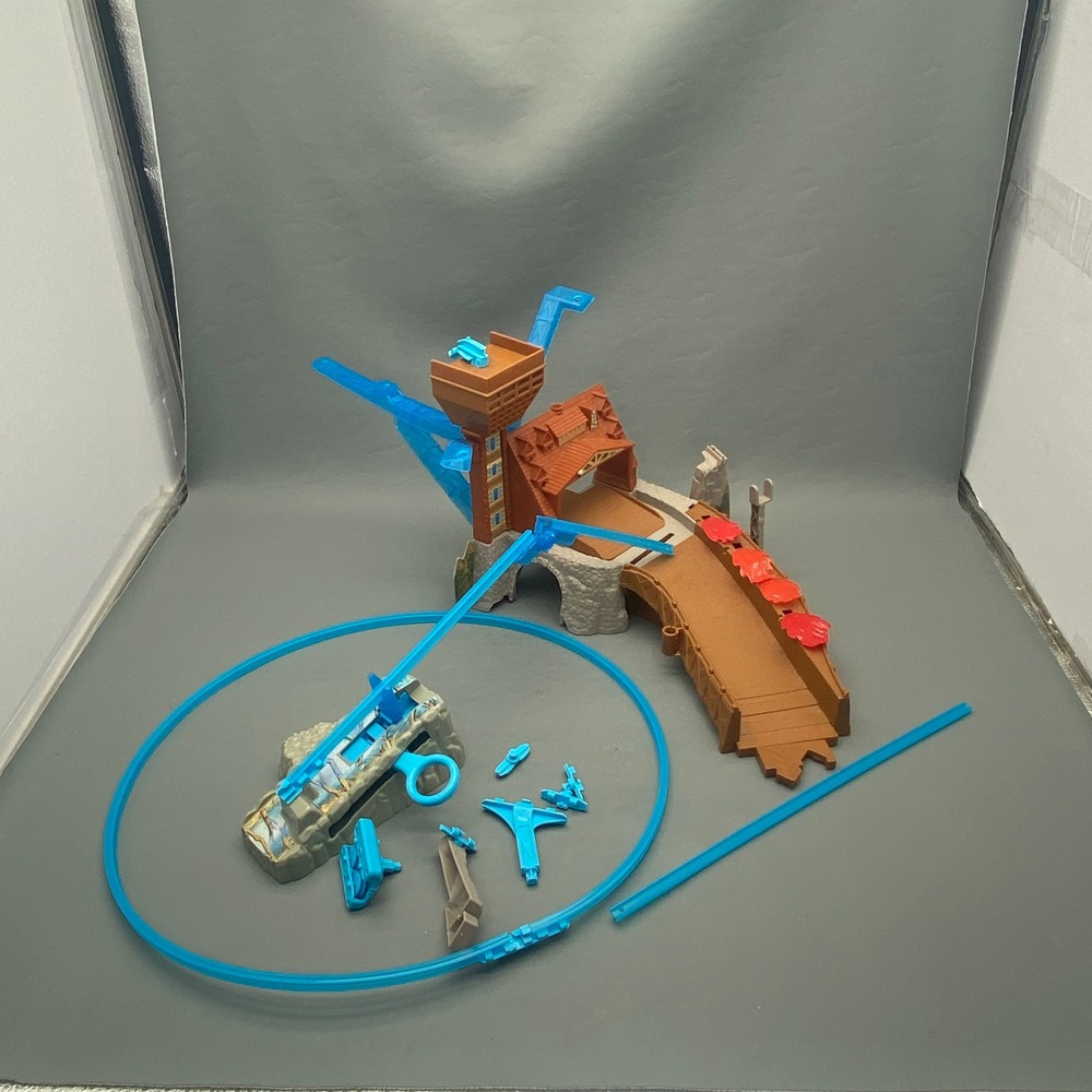 Disney Planes Fire & Rescue Fire At Fusel Lodge Track Playset Mattel Incomplete